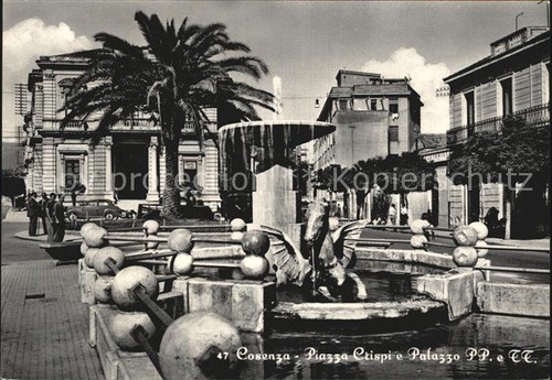 Cosenza piazza crispi - cosenza, palazzo